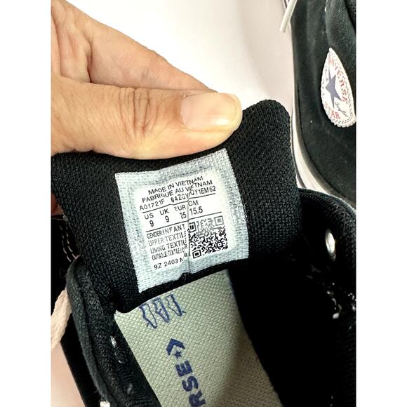 Converse Kids Chuck Taylor High Tops – Size 9 – Black Canvas Sneakers - Picture 6 of 9